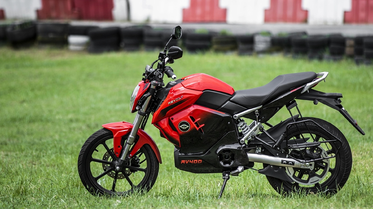 India’s electric vehicle (EV) market is growing fast. As fuel prices rise and people become more environment-conscious, electric bikes