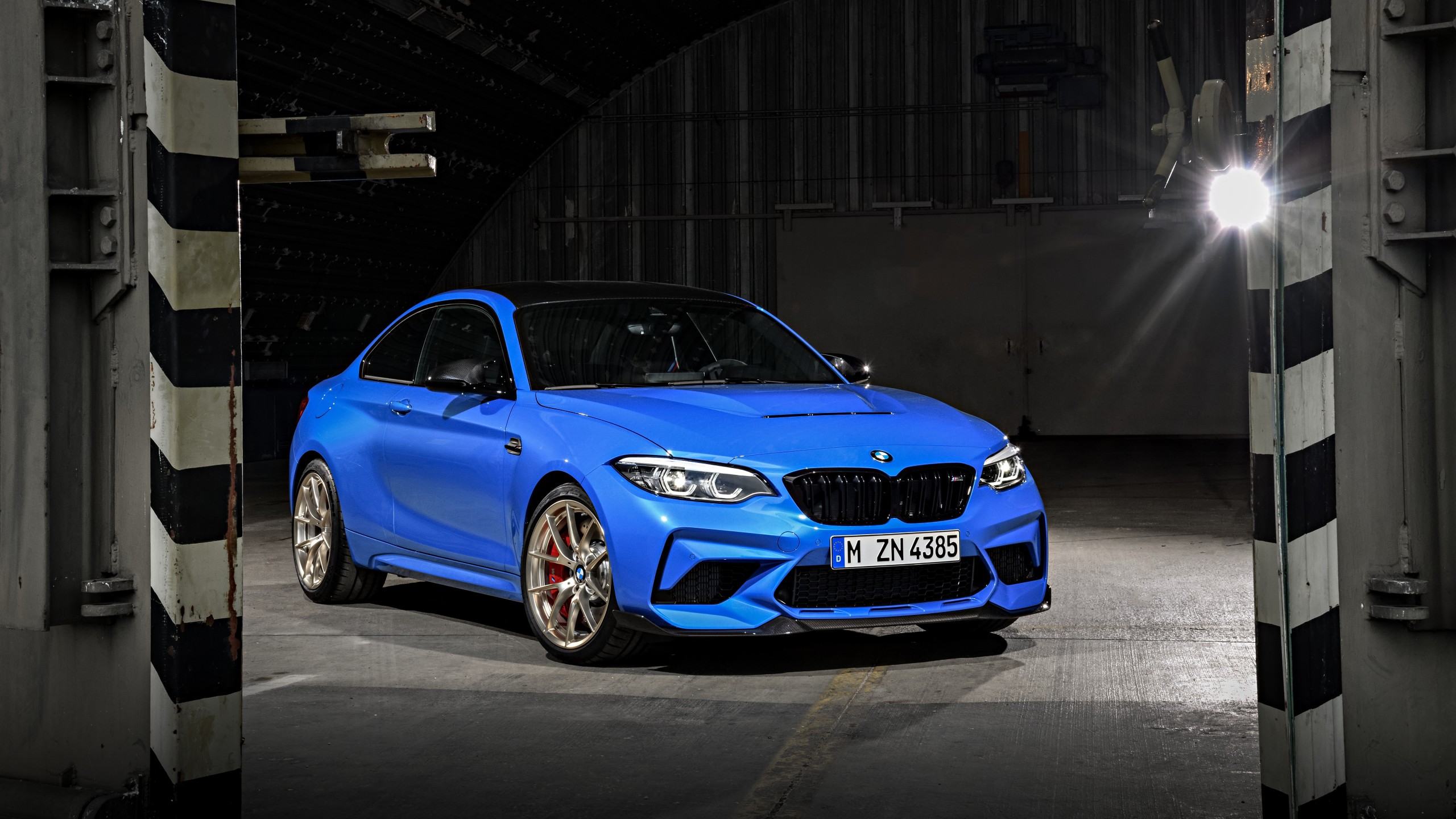 Luxury Car Sales Slow as UK-India Trade Deal Creates Price Drop Expectations