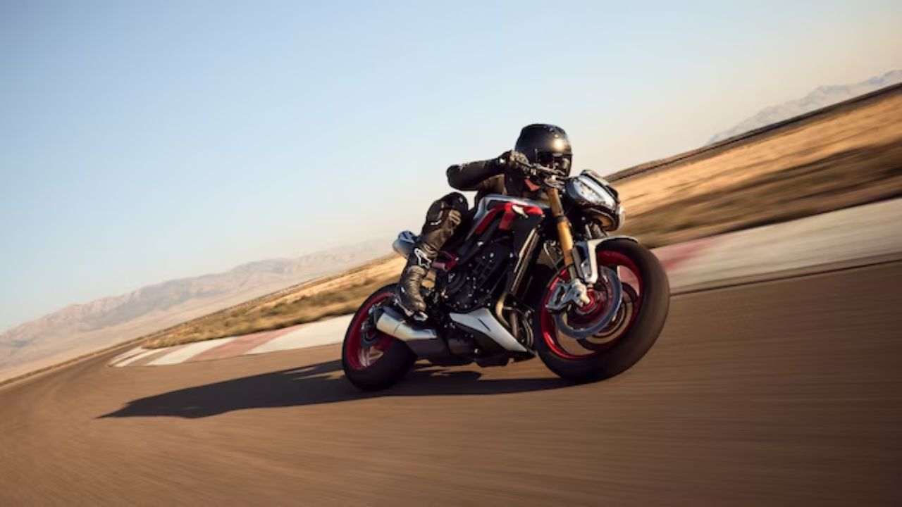 Triumph Street Triple 765 RX और Moto2 Edition: क्या बनाता है इसे इतना खास? जानिए पूरी जानकारी
